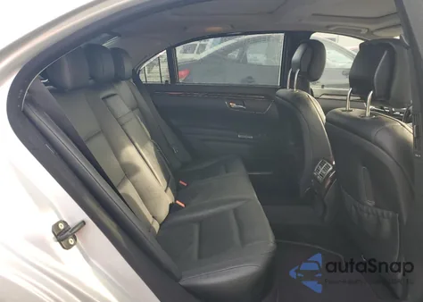 2013 Mercedes-Benz S 550 4Matic z USA, uszkodzony, nr VIN WDDNG9EB9DA518985